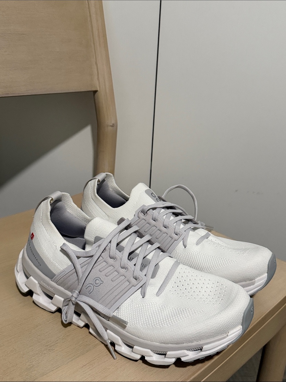 On Cloud Cloudswift Running Shoes White Grey Women’s 10.5 NWOT